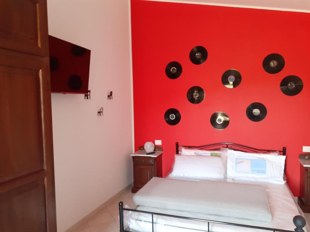 B&B Marzo '51 Виласимиус Екстериор снимка